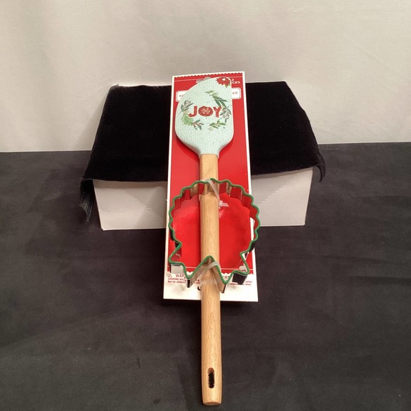 Holiday Time Spatula And Cookie Cutter - Picture 2 of 5